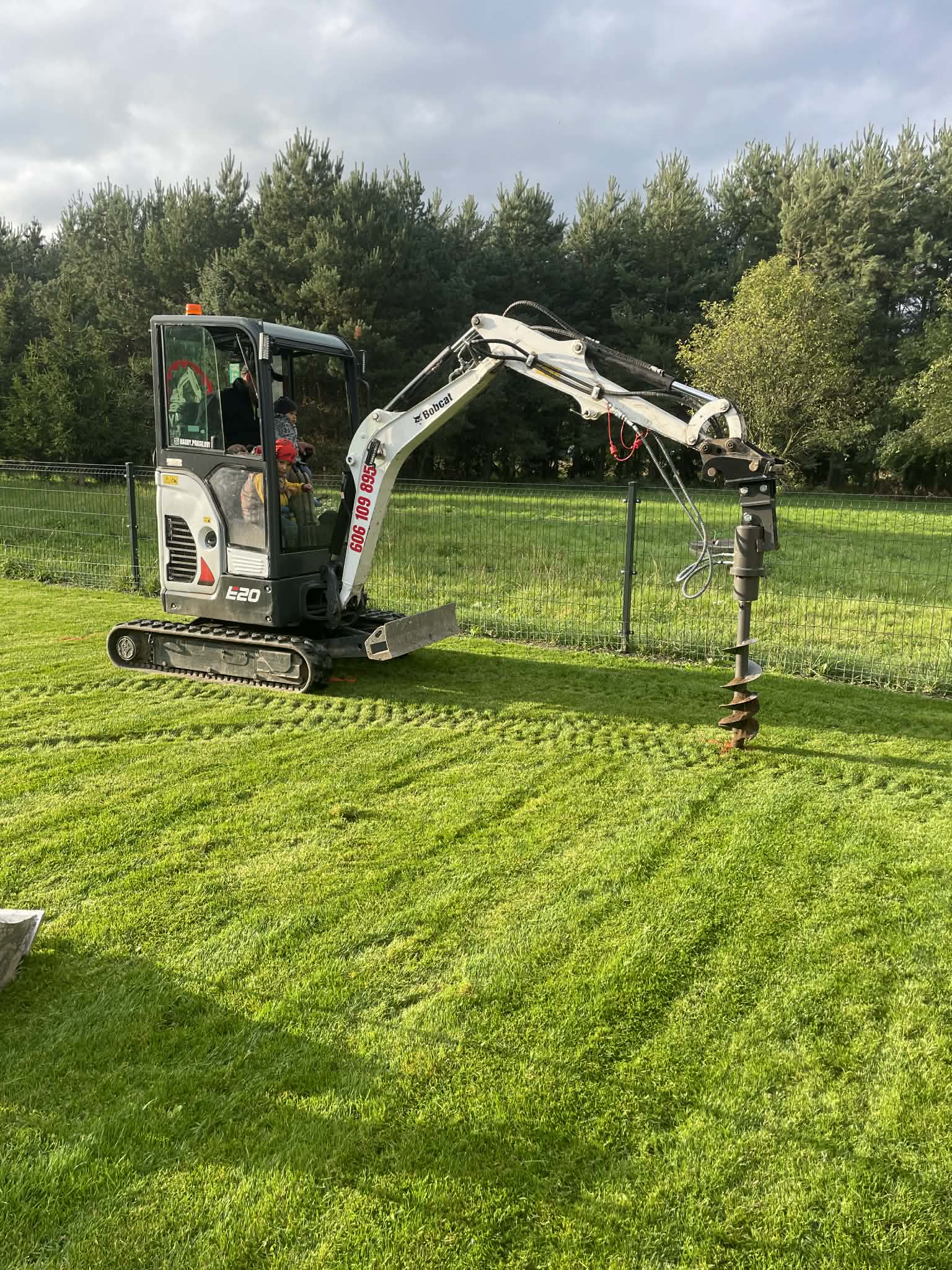 Vrtání děr augerem